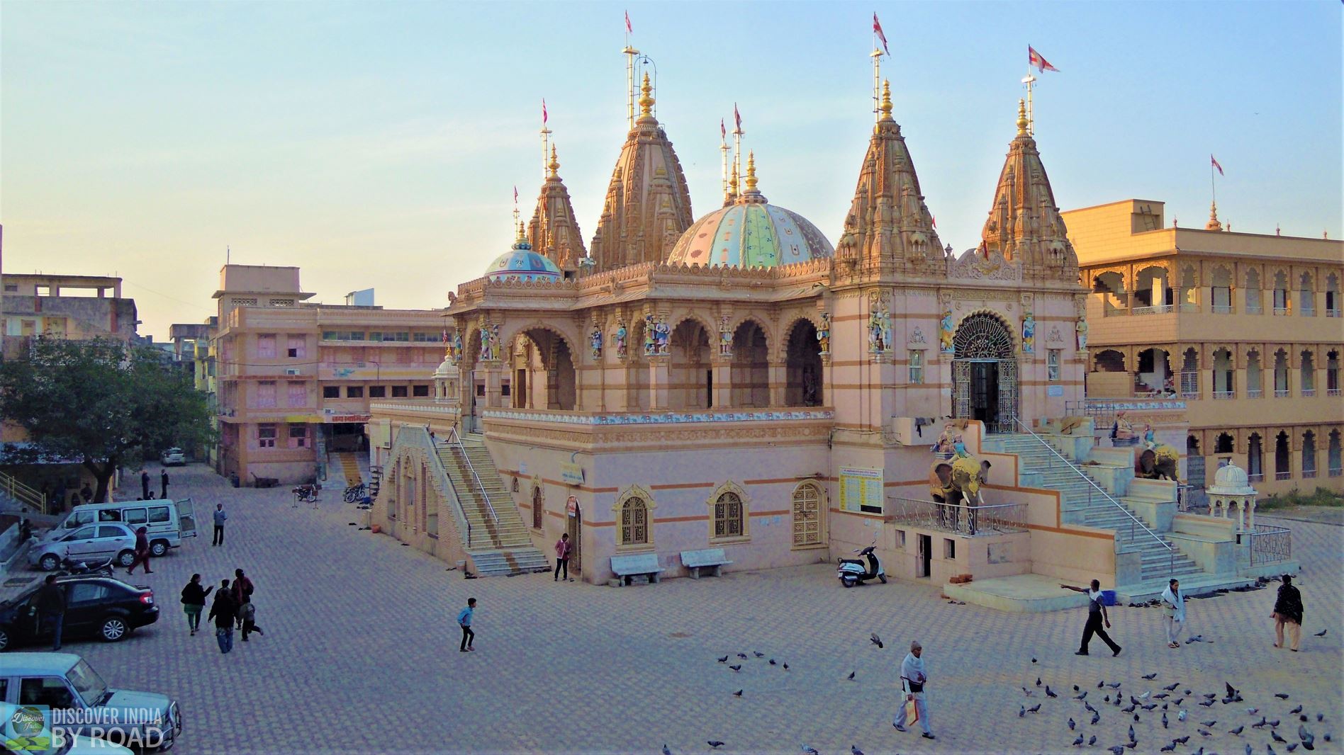 Morning view of Old Swaminarayan Mandir, Junagadh