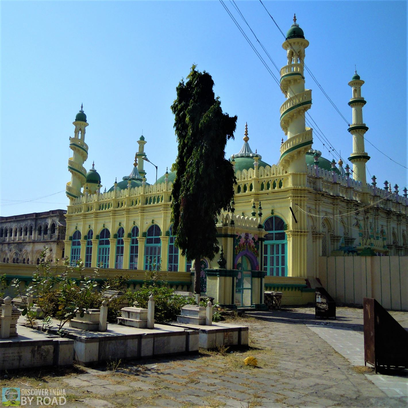 Yellow Jami Masjid near Mahabat khan's Tomb