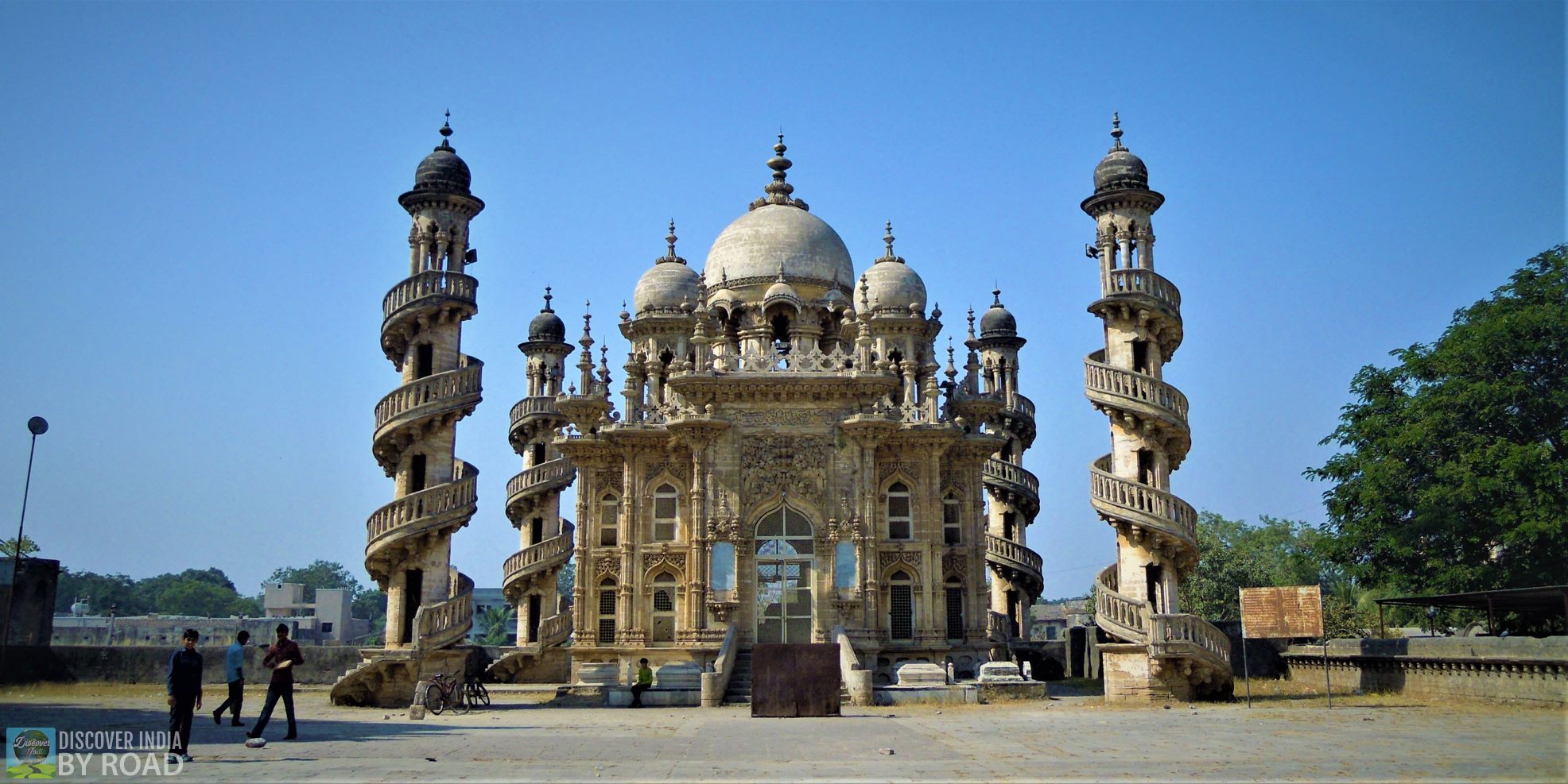 Tomb of Mahabat Khan II, Junagadh