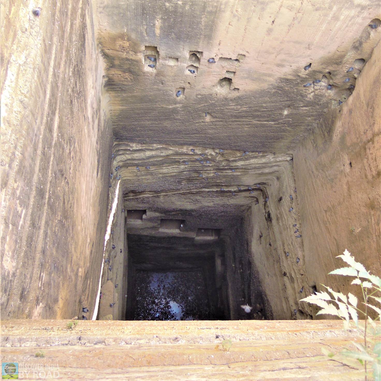 View of Navghan Kuvo with water deep inside