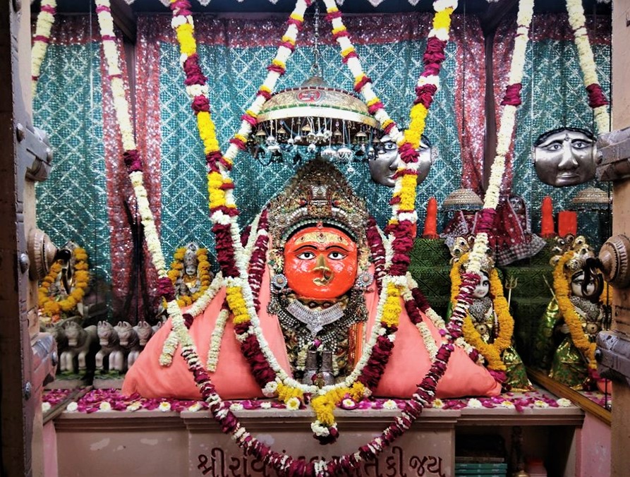 Idol of Ravi Randal Mata, Devda